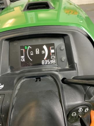 Image of John Deere X730 equipment image 4