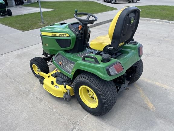 Image of John Deere X730 equipment image 4