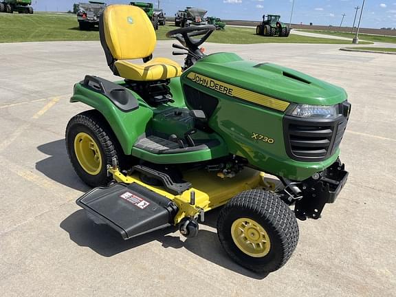 Image of John Deere X730 equipment image 2