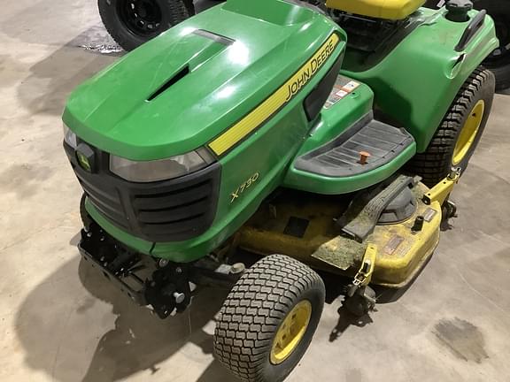 Image of John Deere X730 equipment image 2