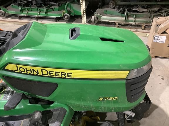 Image of John Deere X730 equipment image 4