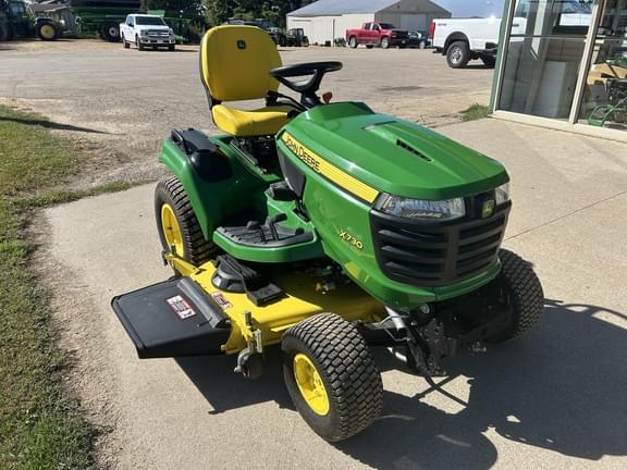 Image of John Deere X730 equipment image 4
