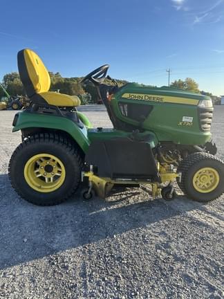 Image of John Deere X730 equipment image 4