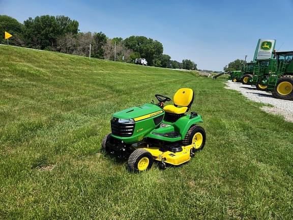Image of John Deere X730 equipment image 3