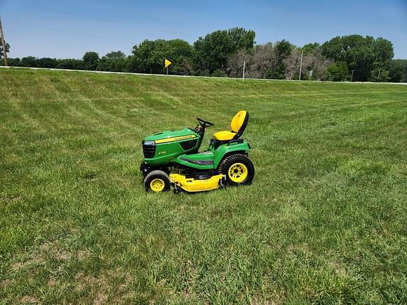 Image of John Deere X730 equipment image 1