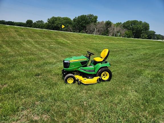 Image of John Deere X730 equipment image 2