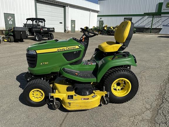 Image of John Deere X730 equipment image 1