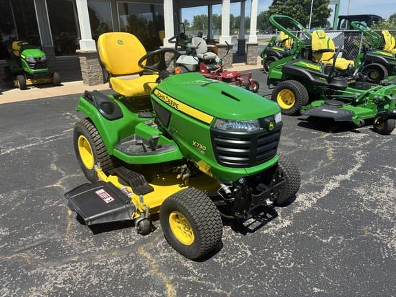 2021 John Deere X730 Equipment Image0