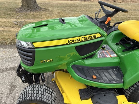 Image of John Deere X730 equipment image 2