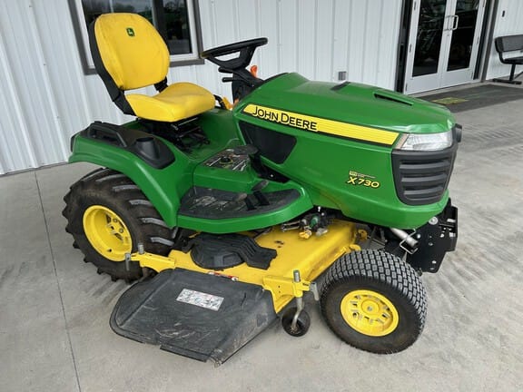 2021 John Deere X730 Equipment Image0
