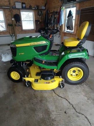 2021 John Deere X730 Equipment Image0