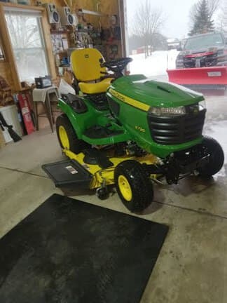 Image of John Deere X730 equipment image 2