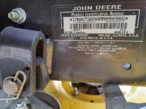 Image of John Deere X730 equipment image 4