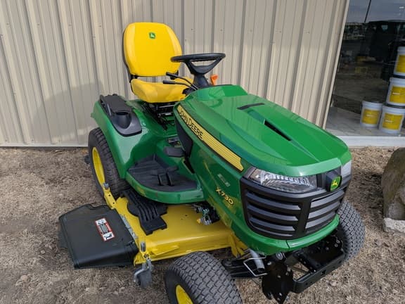 Image of John Deere X730 equipment image 2