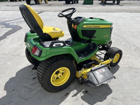 Image of John Deere X730 equipment image 4