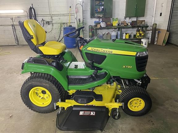 Image of John Deere X730 equipment image 2