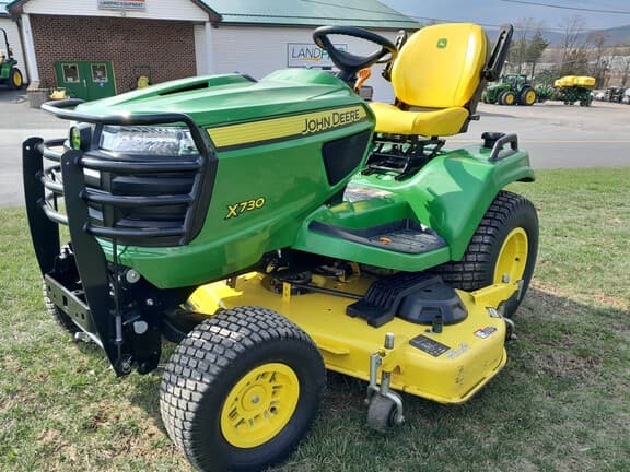 Image of John Deere X730 equipment image 4