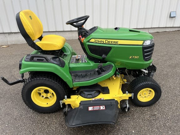 2021 John Deere X730 Equipment Image0