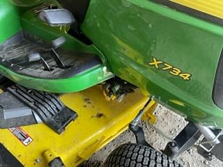 Image of John Deere X734 equipment image 4