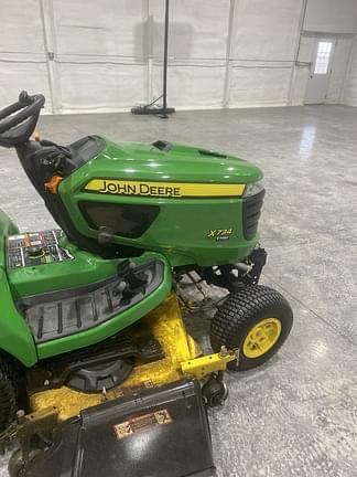 Image of John Deere X734 equipment image 2