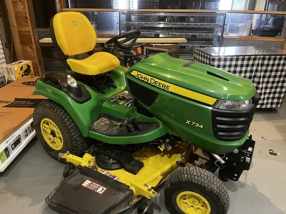 2021 John Deere X734 Equipment Image0