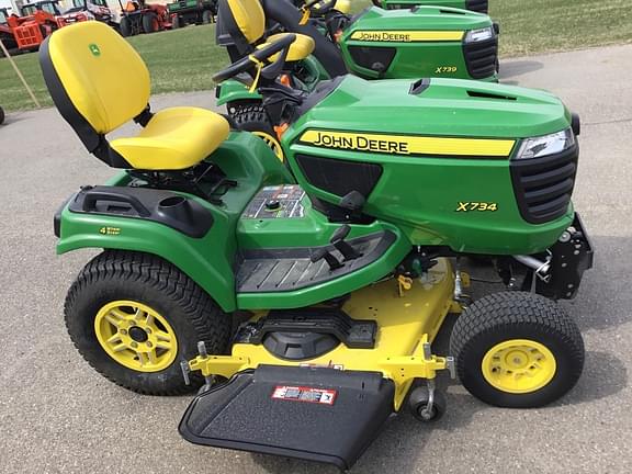 Image of John Deere X734 equipment image 2