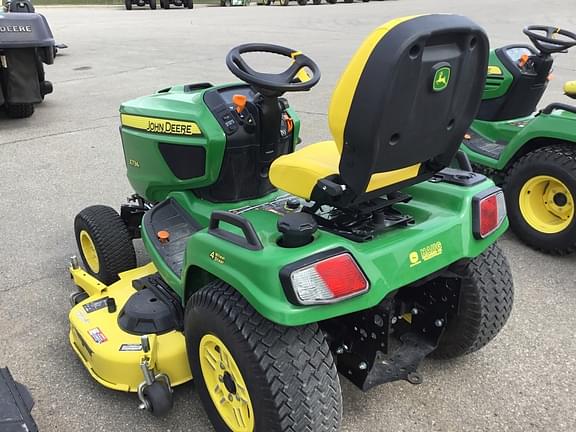 Image of John Deere X734 equipment image 4