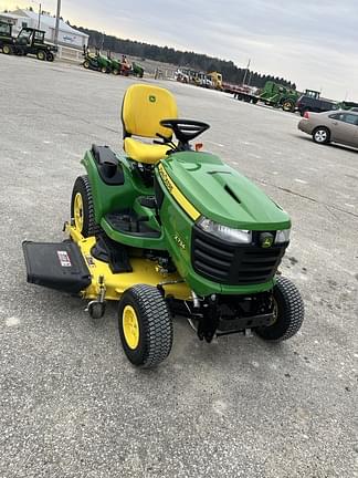 Image of John Deere X734 equipment image 4