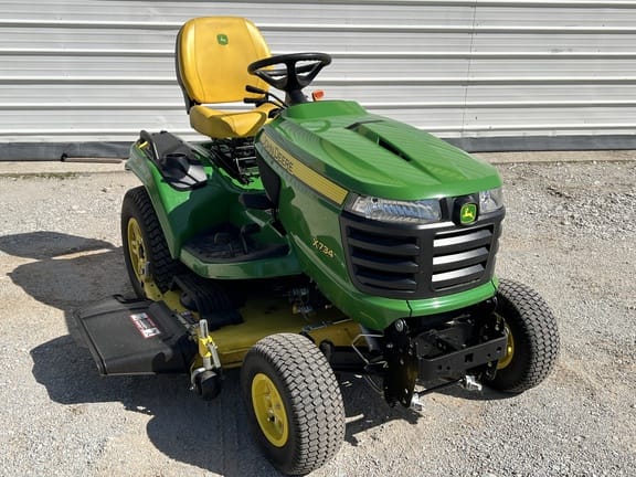 2021 John Deere X734 Equipment Image0