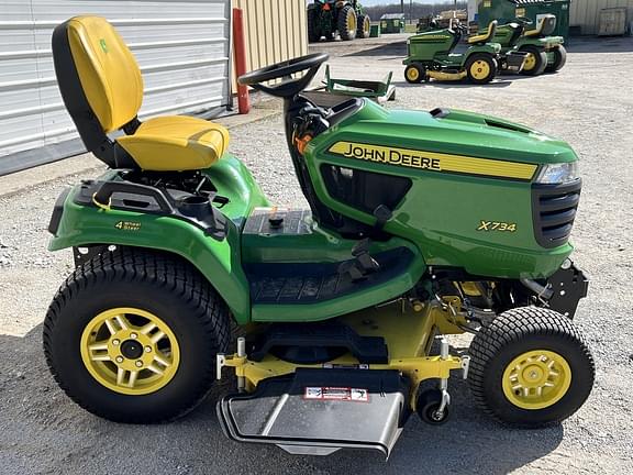 Image of John Deere X734 equipment image 1