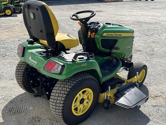 Image of John Deere X734 equipment image 2