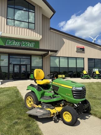 Image of John Deere X734 equipment image 2