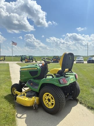 Image of John Deere X734 equipment image 4
