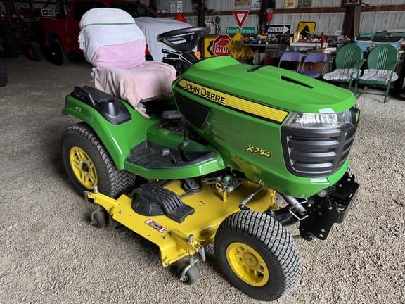 Image of John Deere X734 equipment image 3