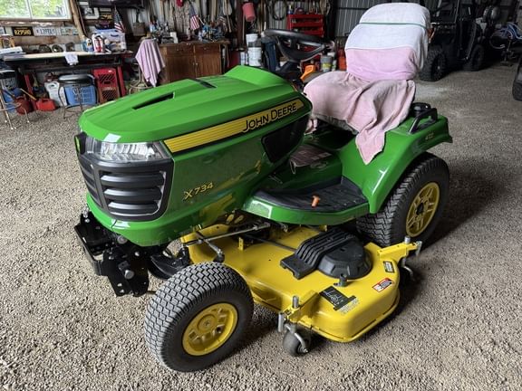 2021 John Deere X734 Equipment Image0