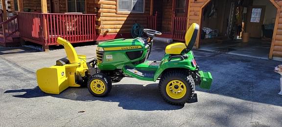 Image of John Deere X738 equipment image 1