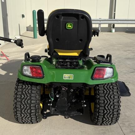 Image of John Deere X738 equipment image 3