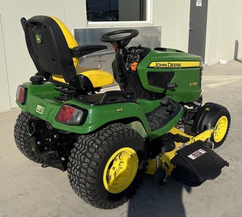 Image of John Deere X738 equipment image 2