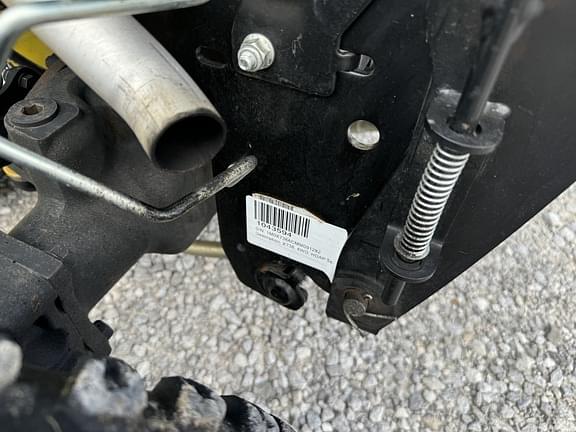 Image of John Deere X738 equipment image 1