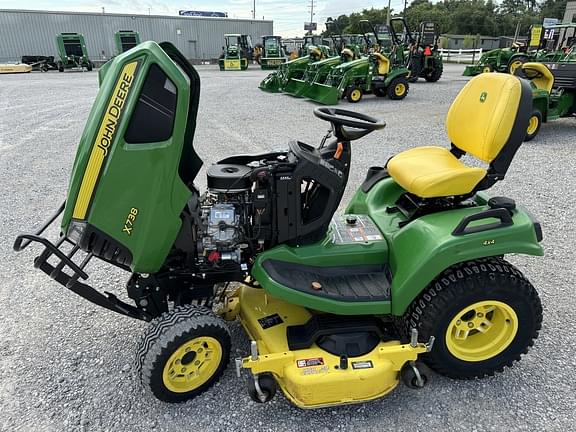 Image of John Deere X738 equipment image 1