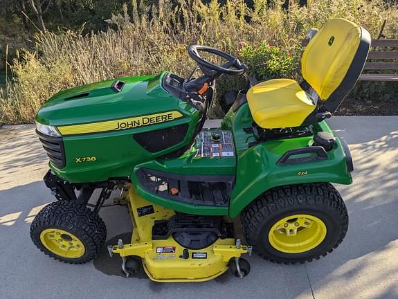 Image of John Deere X738 Primary image