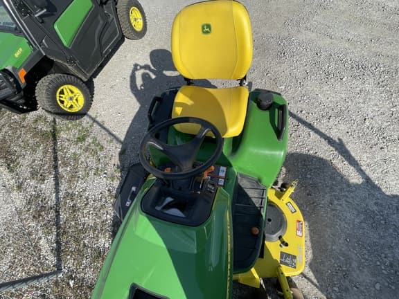 Image of John Deere X738 equipment image 4