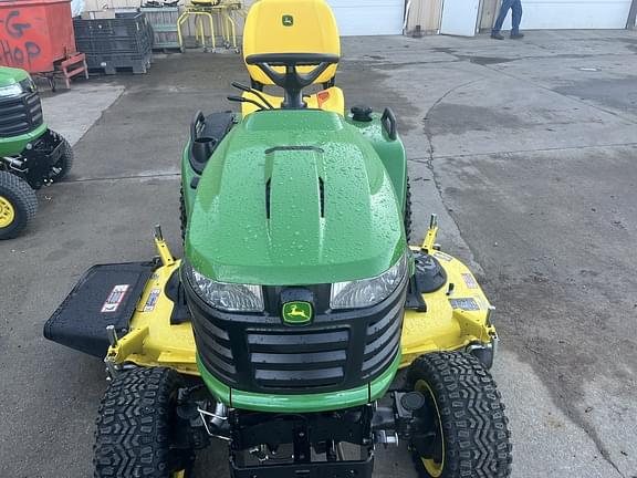 Image of John Deere X738 equipment image 3