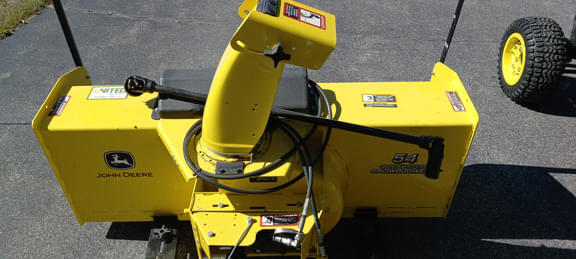 Image of John Deere X738 equipment image 2