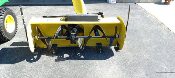 Image of John Deere X738 equipment image 3