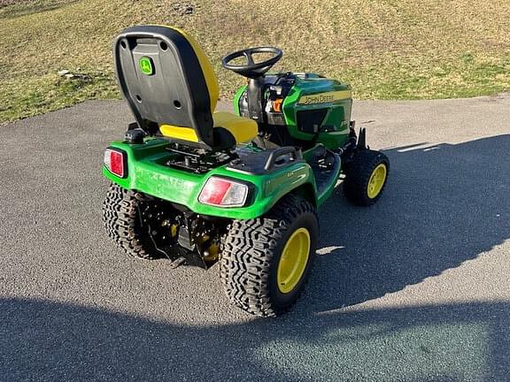 Image of John Deere X738 equipment image 1