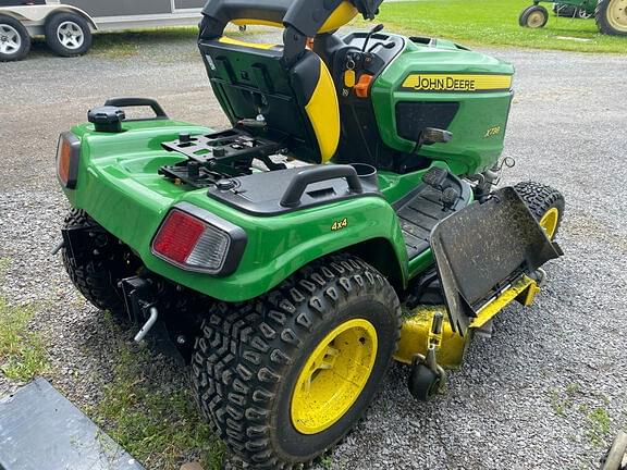 Image of John Deere X738 equipment image 3