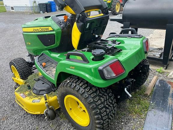 Image of John Deere X738 equipment image 1