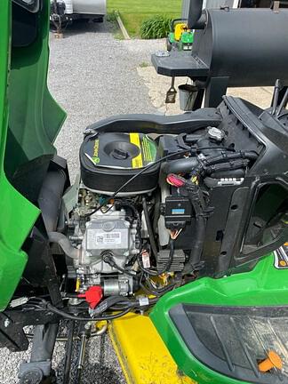 Image of John Deere X738 equipment image 4