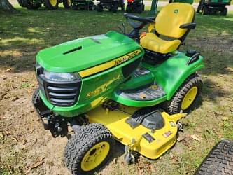 Image of John Deere X738 equipment image 1